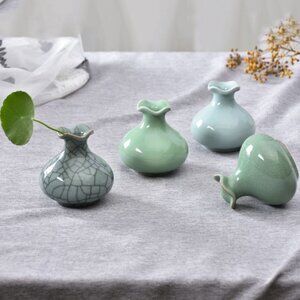 Decorative Shelf Vase – New